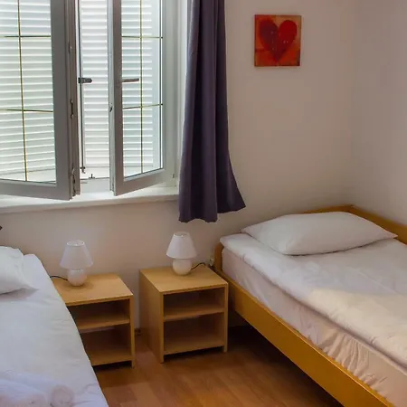 Apartman Maestral アパート Ičići